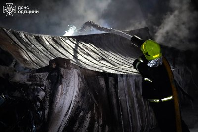 РФ атакувала два порти на Одещині: дві людини загинули, щонайменше вісім поранені РФ атакувала два порти на Одещині: дві людини загинули, щонайменше вісім поранені