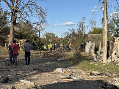 Армія РФ ударила по житлових будинках у Сумах. Є поранені Армія РФ ударила по житлових будинках у Сумах. Є поранені