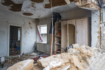 "Постійно б'ють, та люди нікуди не хочуть їхати". Як живуть прифронтові Романки на Дніпропетровщині "Постійно б'ють, та люди нікуди не хочуть їхати". Як живуть прифронтові Романки на Дніпропетровщині