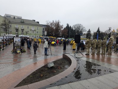 З військовим Сергієм Петриною попрощалися у Рівному