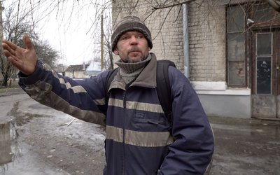 "Кожного шороху боїмося". Як живуть у Просяній на Дніпропетровщині під постійними ударами КАБами, без світла та води "Кожного шороху боїмося". Як живуть у Просяній на Дніпропетровщині під постійними ударами КАБами, без світла та води