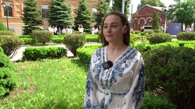 З обрисами карти України: біля кропивницького університету влаштували акцію до Дня вишиванки З обрисами карти України: біля кропивницького університету влаштували акцію до Дня вишиванки