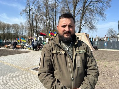 олег барна, шахід, цвинтар, могила, роковини