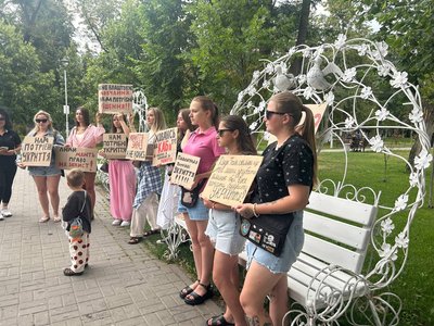 У Павлограді пройшла мирна акція з вимогою будівництва укриттів у місті У Павлограді пройшла мирна акція з вимогою будівництва укриттів у місті