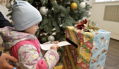 Просять іграшки і мир: у Черкасах запрацювала різдвяна пошта Просять іграшки і мир: у Черкасах запрацювала різдвяна пошта