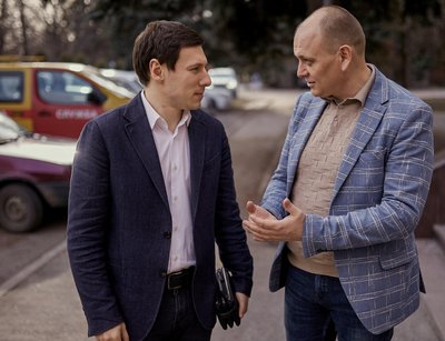 Народний депутат Олексій Красов і керівник Нововодолазької громади Олександр Єсін Народний депутат Олексій Красов і керівник Нововодолазької громади Олександр Єсін