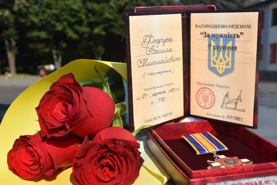 Орден "За мужність" III ступеня вручили дружині загиблого військового з Рівненщини Орден "За мужність" III ступеня вручили дружині загиблого військового з Рівненщини