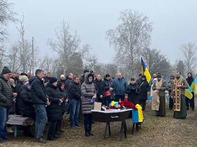 На Черкащині попрощалися з військовослужбовцем На Черкащині попрощалися з військовослужбовцем