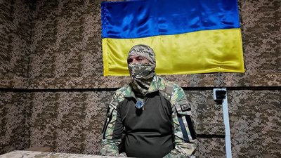 "Чимало хлопців втратили кінцівки, були двохсоті були, але ніхто не кинув позиції", — снайпер на псевдо "Пітбуль" "Чимало хлопців втратили кінцівки, були двохсоті були, але ніхто не кинув позиції", — снайпер на псевдо "Пітбуль"