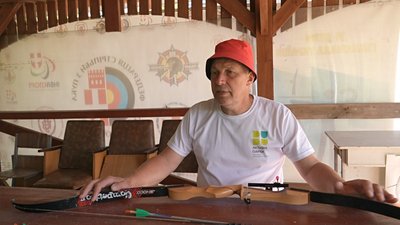 "Спорт після бою": як військові та ветерани проходять реабілітацію стрільбою з лука в Луцьку "Спорт після бою": як військові та ветерани проходять реабілітацію стрільбою з лука в Луцьку