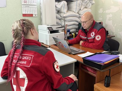 Позивний "Мишка": історія двадцятирічної волонтерки Червоного Хреста з Херсона Позивний "Мишка": історія двадцятирічної волонтерки Червоного Хреста з Херсона