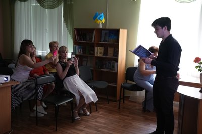 У Херсоні представили збірку віршів, присвячену річниці підриву російською армією Каховської ГЕС У Херсоні представили збірку віршів, присвячену річниці підриву російською армією Каховської ГЕС