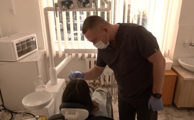 Медичний директор Луцької міської стоматполіклініки Андрій Поплавський Медичний директор Луцької міської стоматполіклініки Андрій Поплавський