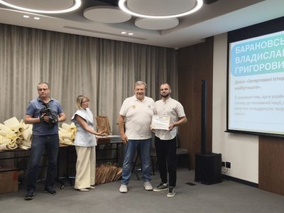 20 молодих жителів Житомирщини отримали премії ОВА по 10 тисяч гривень 20 молодих жителів Житомирщини отримали премії ОВА по 10 тисяч гривень