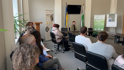 "Хочемо школу, а не філію": на Чернігівщині батьки школярів Сосницької ЗОШ протестують проти реорганізації закладу "Хочемо школу, а не філію": на Чернігівщині батьки школярів Сосницької ЗОШ протестують проти реорганізації закладу
