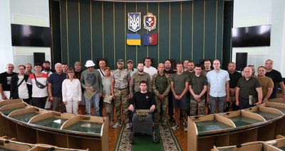 На Хмельниччині 52 родини захисників отримали сертифікати на житло На Хмельниччині 52 родини захисників отримали сертифікати на житло