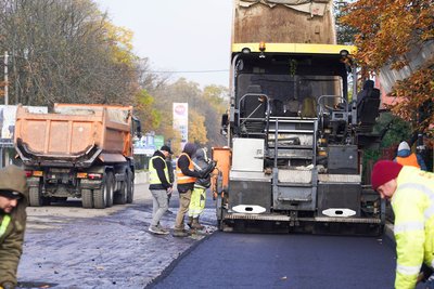 Перекриють ліву смугу вулиці Карпатської України в Ужгороді: що відомо Перекриють ліву смугу вулиці Карпатської України в Ужгороді: що відомо