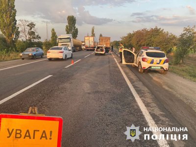 Троє дітей травмувалися на Одещині через зіткнення легковика з вантажівкою Троє дітей травмувалися на Одещині через зіткнення легковика з вантажівкою