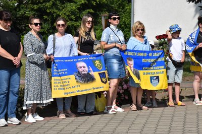 У громаді на Житомирщині створили меморіальний простір для зниклих безвісти військових У громаді на Житомирщині створили меморіальний простір для зниклих безвісти військових