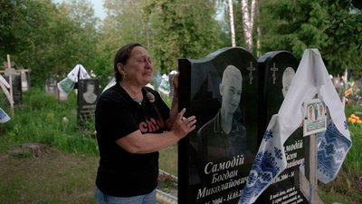 "Звикаємо жити з цим болем": спогади рідних про трьох хлопців із Мохнатина, яких розстріляли росіяни у березні 2022 року "Звикаємо жити з цим болем": спогади рідних про трьох хлопців із Мохнатина, яких розстріляли росіяни у березні 2022 року