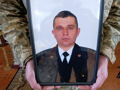 У Хмельницькому попрощалися з військовими Миколою Більчуком та Романом Кисілем У Хмельницькому попрощалися з військовими Миколою Більчуком та Романом Кисілем