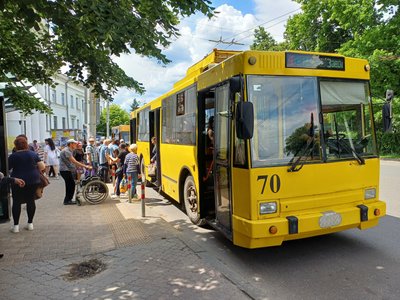 До кінця літа увесь транспорт Полтави планують забезпечити валідаторами