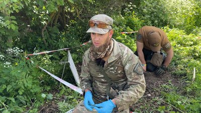 Керівник пошукового загону "Плацдарм" Олексій Юков Харківська область 24 травня 2025 рік Керівник пошукового загону "Плацдарм" Олексій Юков Харківська область 24 травня 2025 рік