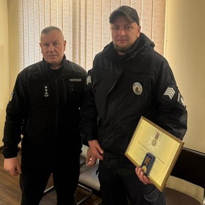 Поліцейські з Вінниччини отримали нагороди "За оборону України" Поліцейські з Вінниччини отримали нагороди "За оборону України"