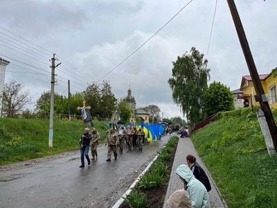Земляки Василя створили живий коридор від Деражні до Вовковинець Земляки Василя створили живий коридор від Деражні до Вовковинець