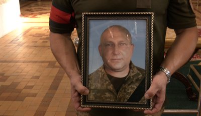 У Луцька попрощалися з загиблими бійцями Олександром Матвійчуком та Володимиром Закревою У Луцька попрощалися з загиблими бійцями Олександром Матвійчуком та Володимиром Закревою