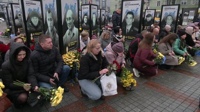 З військовими Олександром Мулявкою та Віктором Кравчуком попрощалися у Рівному З військовими Олександром Мулявкою та Віктором Кравчуком попрощалися у Рівному