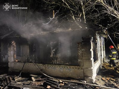 Через замикання в мережі: на Вінниччині загорівся магазин