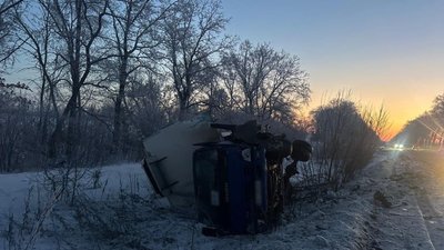На Черкащині легковик в'їхав у вантажівку: водій загинув, пасажири — у лікарні На Черкащині легковик в'їхав у вантажівку: водій загинув, пасажири — у лікарні