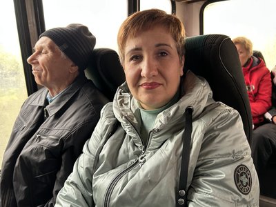 Їздять за ліками та продуктами: як курсує соціальний автобус у віддалених прифронтових селах Синельниківщини Їздять за ліками та продуктами: як курсує соціальний автобус у віддалених прифронтових селах Синельниківщини
