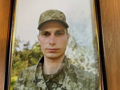 У Херсоні провели в останню путь загиблих захисників Володимира Гарана та Олексія Котова У Херсоні провели в останню путь загиблих захисників Володимира Гарана та Олексія Котова