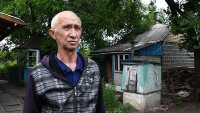 Подолали чотири кілометри, аби виїхати: з Красногорівки евакуювали п'ятьох людей Подолали чотири кілометри, аби виїхати: з Красногорівки евакуювали п'ятьох людей