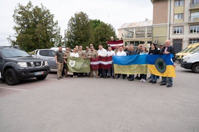 Із Латвії до Тернополя привезли майже 30 транспортних засобів для ЗСУ, автомобілі, 1 червня 2026 року Із Латвії до Тернополя привезли майже 30 транспортних засобів для ЗСУ, автомобілі, 1 червня 2026 року