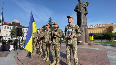 Попрощалися з військовим Олександром Радовенчиком у Рівному Попрощалися з військовим Олександром Радовенчиком у Рівному