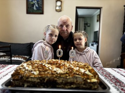 "Наш тато найкращий": у селі Труханів відсвяткували 100-річчя Степана Кравця "Наш тато найкращий": у селі Труханів відсвяткували 100-річчя Степана Кравця
