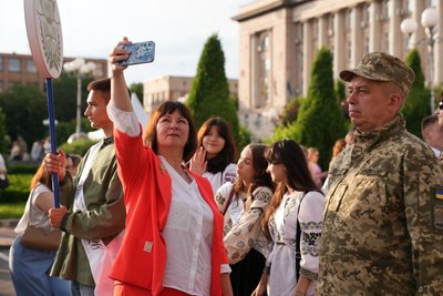 "Марш подяки": фоторепортаж з ходи випускників у Черкасах "Марш подяки": фоторепортаж з ходи випускників у Черкасах
