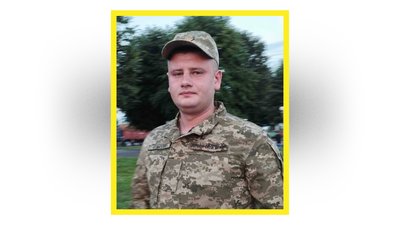 На Чернігівщині попрощалися з загиблими захисниками Владиславом Пушенком та Олександром Байбарацьким На Чернігівщині попрощалися з загиблими захисниками Владиславом Пушенком та Олександром Байбарацьким