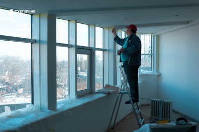 У зруйнованому ракетою "Тірасі" в Одесі завершили основні роботи: мешканці ремонтуватимуть квартири самостійно У зруйнованому ракетою "Тірасі" в Одесі завершили основні роботи: мешканці ремонтуватимуть квартири самостійно