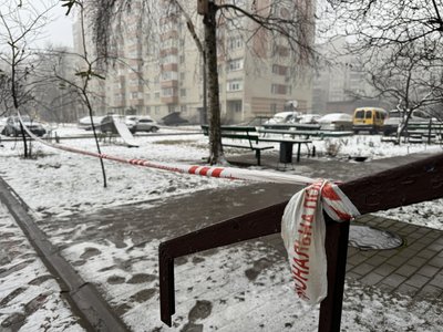 Через стрілянину у Сумах поранені 6 підлітків: що розповідають сусіди підозрюваного та директорка школи Через стрілянину у Сумах поранені 6 підлітків: що розповідають сусіди підозрюваного та директорка школи