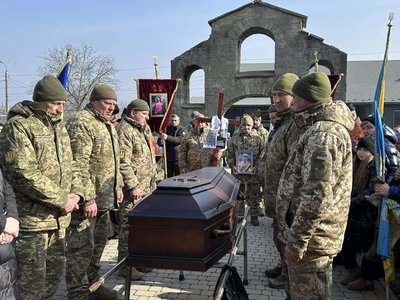 Попрощалися з захисником Василем Фіалкою, похорон військового, лютий 2025 Попрощалися з захисником Василем Фіалкою, похорон військового, лютий 2025