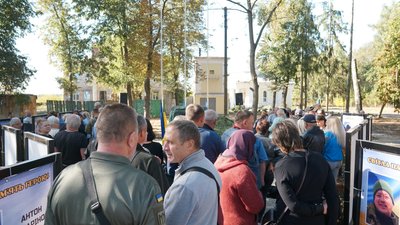 У Сумах відкрили Алею Слави Героїв У Сумах відкрили Алею Слави Героїв