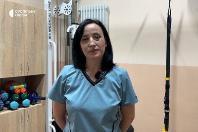 Виїхала з окупації та допомагає відновлюватися військовим: історія реабілітологині з Одещини Виїхала з окупації та допомагає відновлюватися військовим: історія реабілітологині з Одещини