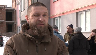 Геннадій Дермановський, ветеран, оборонець "Азовсталі", мешканець багатоквартирного будинку у Петрикові, 24 лютого 2026 року