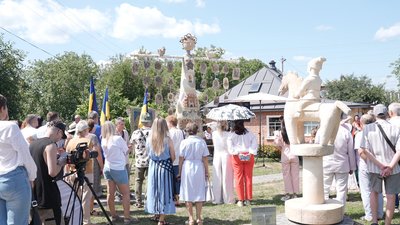 "Він живе, поки ми пам'ятаємо": на Полтавщині відкрили музей до 100-річчя гончара Василя Омеляненка