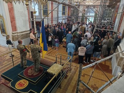 Не дочекався народження двійнят: у Луцьку попрощалися з 34-річним стрільцем Михайлом Кузьмою Не дочекався народження двійнят: у Луцьку попрощалися з 34-річним стрільцем Михайлом Кузьмою