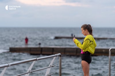 Вересневі ранки на Ланжероні: спорт, риболовля та прогулянки біля моря в Одесі, фоторепортаж